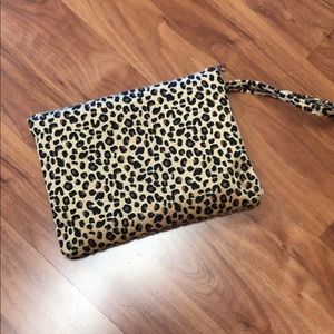 Leopard Clutch